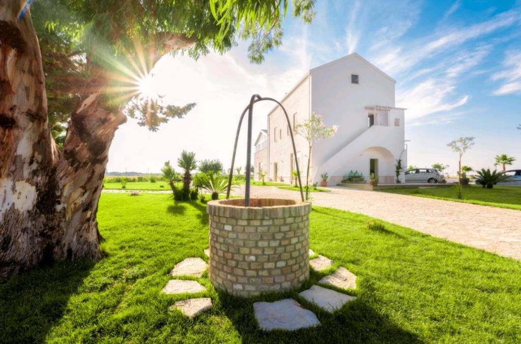 Hero — masseria, luce calda